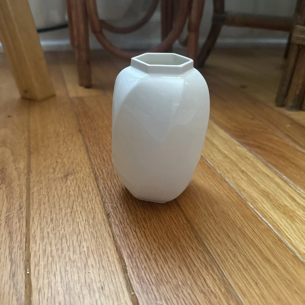 Mikasa Bone China 'Classique' Y1500/601 Vase 4